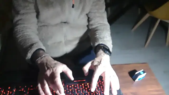 Snapshot of Adri_gard chatting on 9, 3, 2026 Adri gard online show from 9, 3, 2026