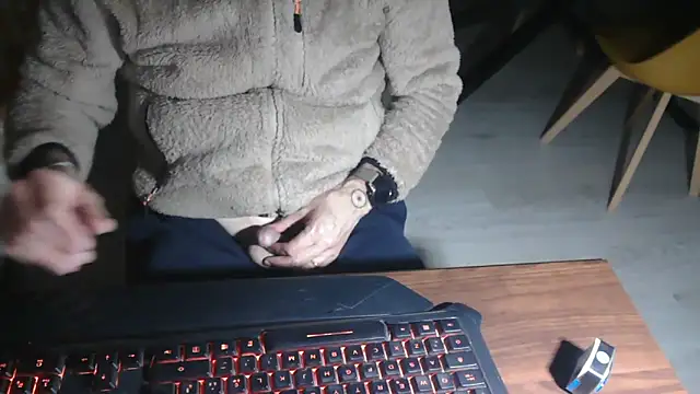 Snapshot of Adri_gard chatting on 10, 3, 2026 Adri gard online show from 10, 3, 2026