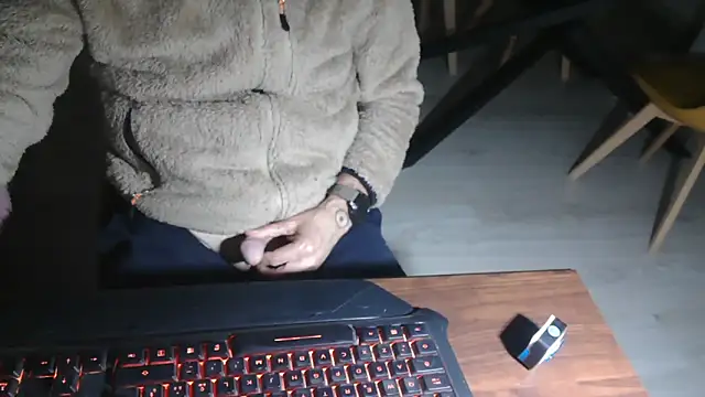 Snapshot of Adri_gard chatting on 1, 4, 2026 Adri gard online show from 1, 4, 2026