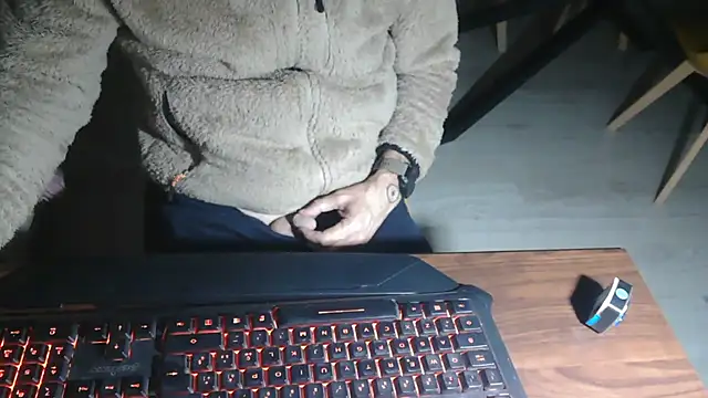 Snapshot of Adri_gard chatting on 2, 4, 2026 Adri gard online show from 2, 4, 2026