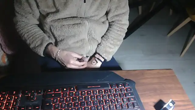 Snapshot of Adri_gard chatting on 3, 4, 2026 Adri gard online show from 3, 4, 2026