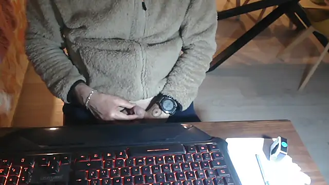 Snapshot of Adri_gard chatting on 8, 4, 2026 Adri gard online show from 8, 4, 2026