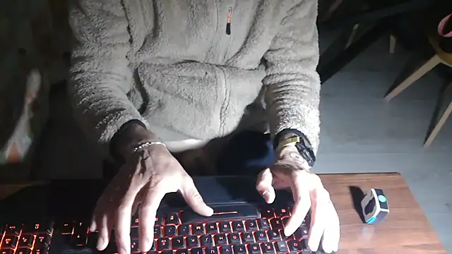 Snapshot of Adri_gard chatting on 21, 4, 2026 Adri gard online show from 21, 4, 2026