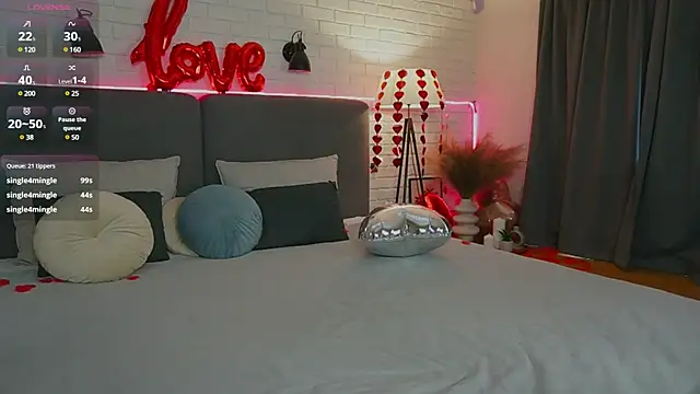 Snapshot of Viola__moon chatting on 14, 2, 2025 Viola moon online show from 14, 2, 2025