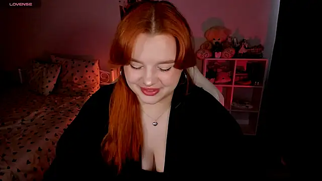 Snapshot of _Lisa_x chatting on 8, 10, 2025  Lisa x online show from 8, 10, 2025