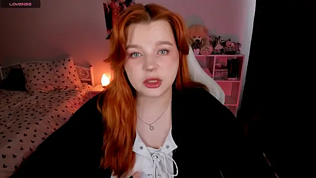 Snapshot of _Lisa_x chatting on 24, 10, 2025  Lisa x online show from 24, 10, 2025