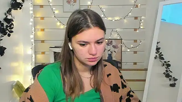 Josephine Kiss online show from 15, 11, 2025