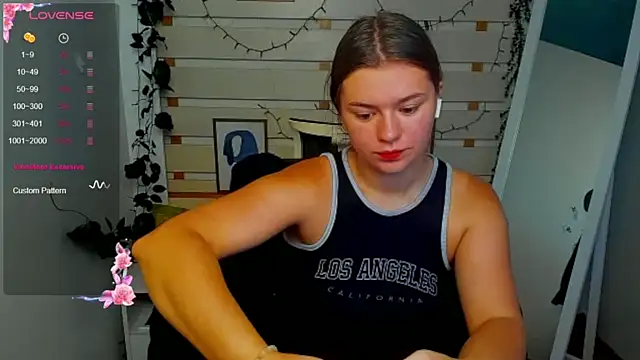 Snapshot of Josephine_Kiss chatting on 5, 8, 2026 Josephine Kiss online show from 5, 8, 2026