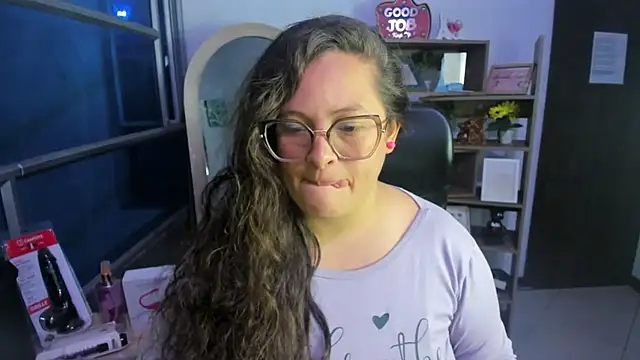 SaraThomso online show from 13, 11, 2025