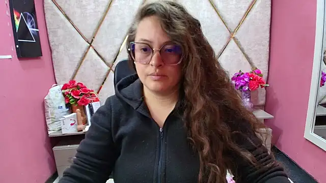 SaraThomso online show from 22, 12, 2025