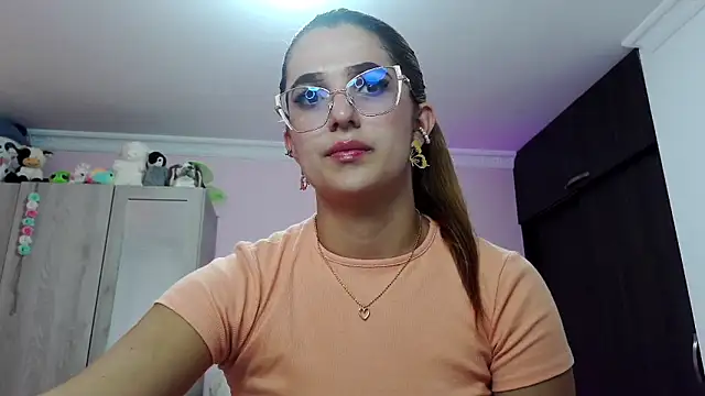 caroline jonson online show from 15, 1, 2025