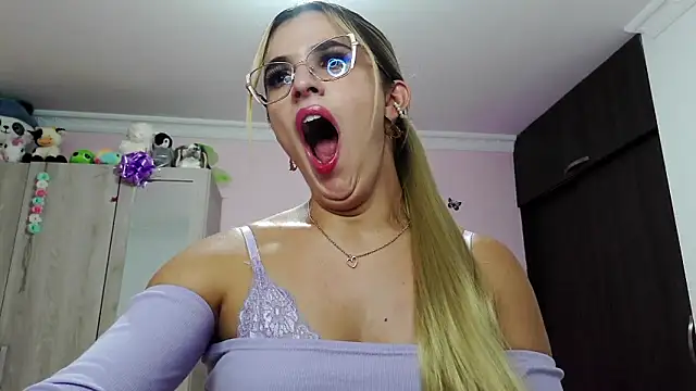 caroline jonson online show from 28, 2, 2025