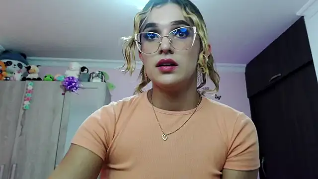 caroline jonson online show from 5, 3, 2025