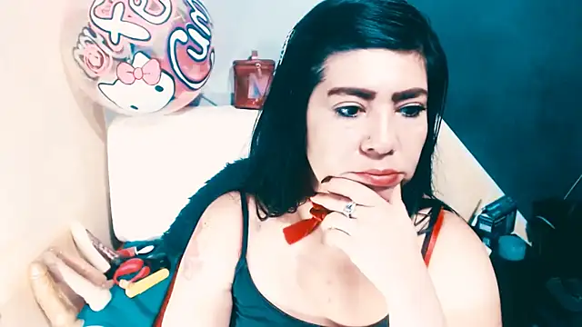 Snapshot of luisahott chatting on 23, 4, 2026 luisahott online show from 23, 4, 2026