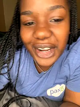 Snapshot of NissyxSawee chatting on 27, 10, 2025 NissyxSawee online show from 27, 10, 2025