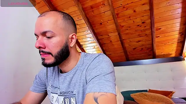 Tom Bailey online show from 6, 11, 2025