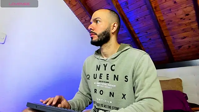 Tom Bailey online show from 16, 4, 2026