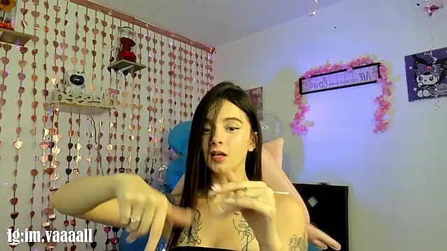 lucyy tay online show from 19, 11, 2025