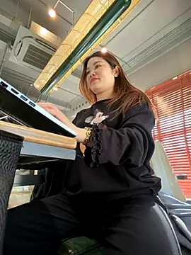 Emily 9xx online show from 28, 11, 2025