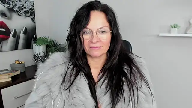 Snapshot of HelenLuxx chatting on 21, 1, 2025 HelenLuxx online show from 21, 1, 2025