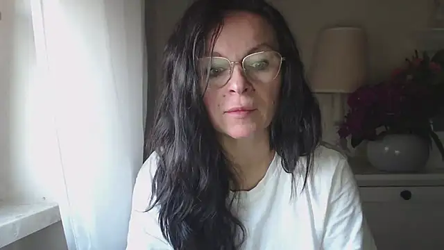 Snapshot of HelenLuxx chatting on 20, 10, 2025 HelenLuxx online show from 20, 10, 2025
