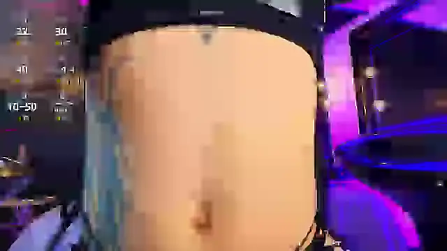 Snapshot of _Holly_Cat chatting on 11, 2, 2025 Holly Cat online show from 11, 2, 2025