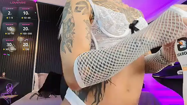 Snapshot of _Holly_Cat chatting on 15, 2, 2025 Holly Cat online show from 15, 2, 2025