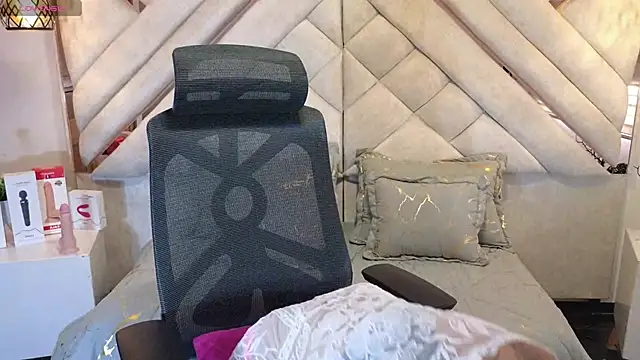 Snapshot of leslyflorez chatting on 29, 1, 2025 leslyflorez online show from 29, 1, 2025