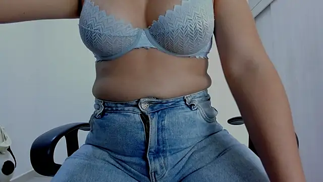 Amelia Debora Antonella online show from 6, 3, 2026