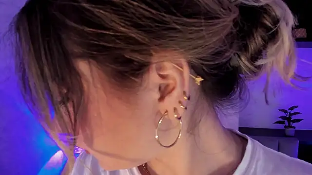 Snapshot of SamantaBone chatting on 21, 1, 2025 SamantaBone online show from 21, 1, 2025