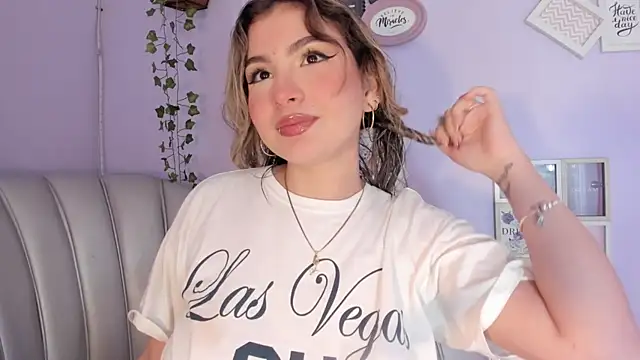 Snapshot of SamantaBone chatting on 3, 3, 2025 SamantaBone online show from 3, 3, 2025