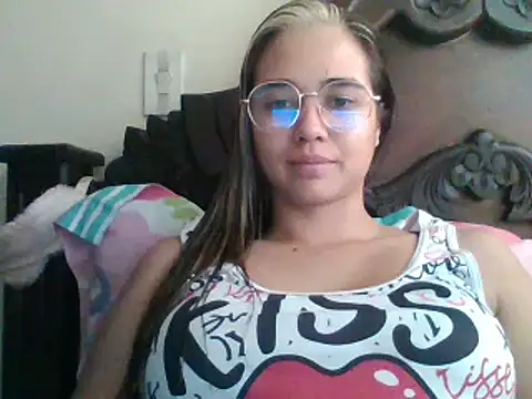 Snapshot of trianabell chatting on 28, 1, 2025 trianabell online show from 28, 1, 2025