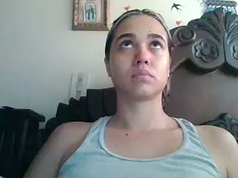 Snapshot of trianabell chatting on 16, 2, 2025 trianabell online show from 16, 2, 2025