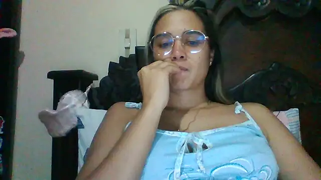 Snapshot of trianabell chatting on 19, 2, 2025 trianabell online show from 19, 2, 2025