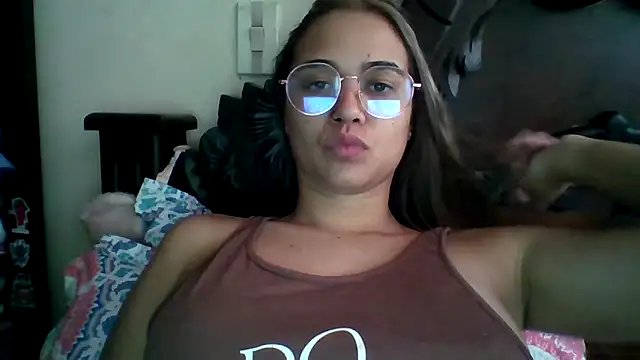 Snapshot of trianabell chatting on 28, 9, 2025 trianabell online show from 28, 9, 2025