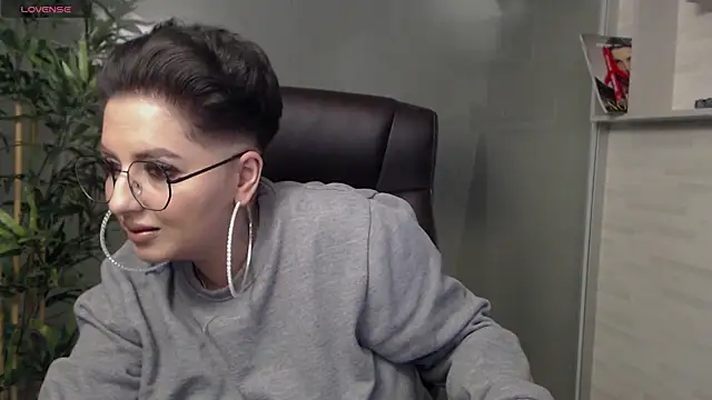 BustyAllyy online show from 31, 1, 2025