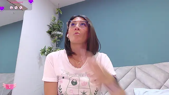 SharisWillian online show from 6, 2, 2025