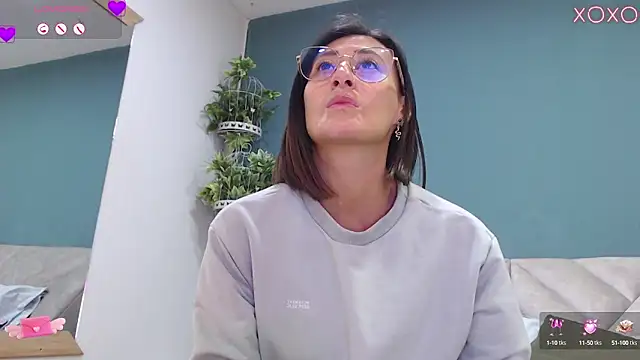 SharisWillian online show from 4, 10, 2025