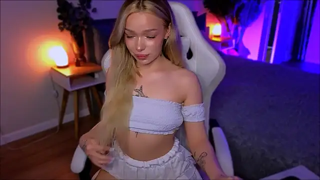 Snapshot of Lily_Yin chatting on 2, 4, 2026 Lily Yin online show from 2, 4, 2026