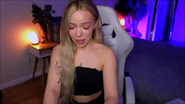 Snapshot of Lily_Yin chatting on 8, 4, 2026 Lily Yin online show from 8, 4, 2026