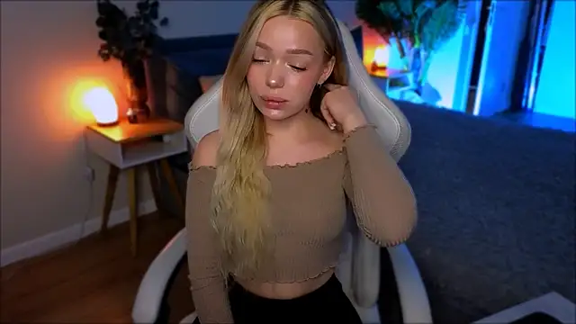 Snapshot of Lily_Yin chatting on 10, 4, 2026 Lily Yin online show from 10, 4, 2026