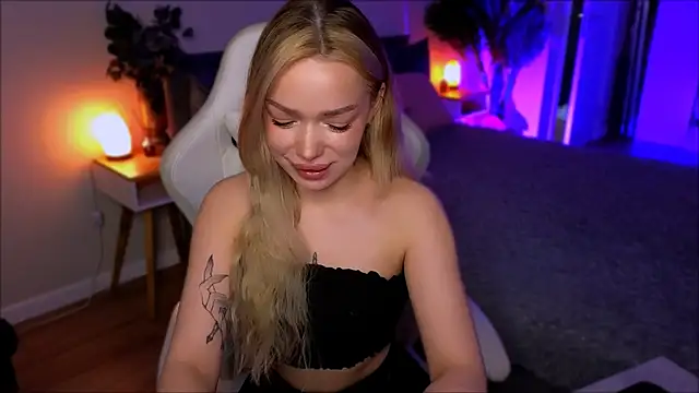 Snapshot of Lily_Yin chatting on 14, 4, 2026 Lily Yin online show from 14, 4, 2026