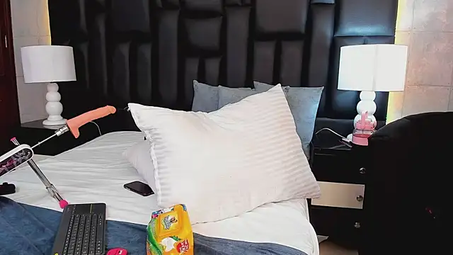 MiaSweeths online show from 27, 2, 2025