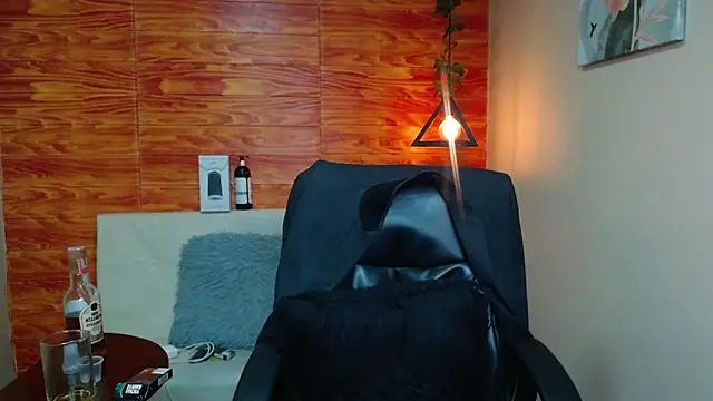 Bastiaan 28 online show from 13, 12, 2024