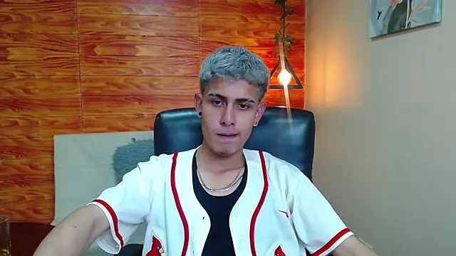 Bastiaan 28 online show from 17, 12, 2024