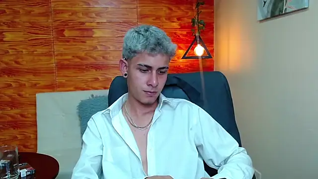 Bastiaan 28 online show from 18, 12, 2024