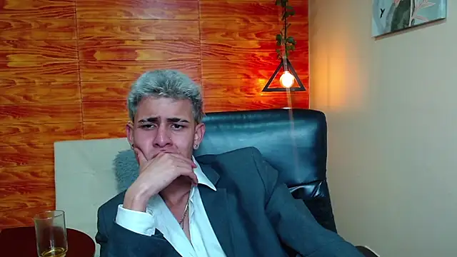 Bastiaan 28 online show from 18, 12, 2024