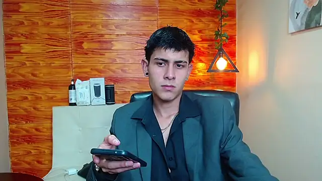 Bastiaan 28 online show from 7, 1, 2025