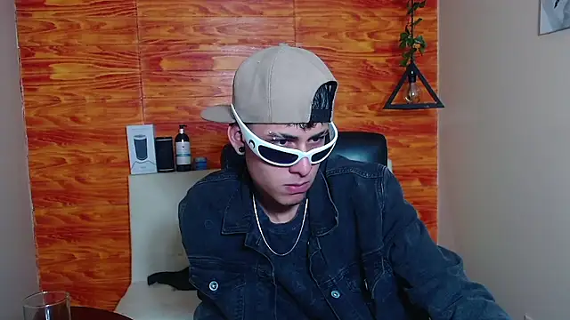 Bastiaan 28 online show from 6, 2, 2025