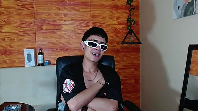 Bastiaan 28 online show from 12, 2, 2025